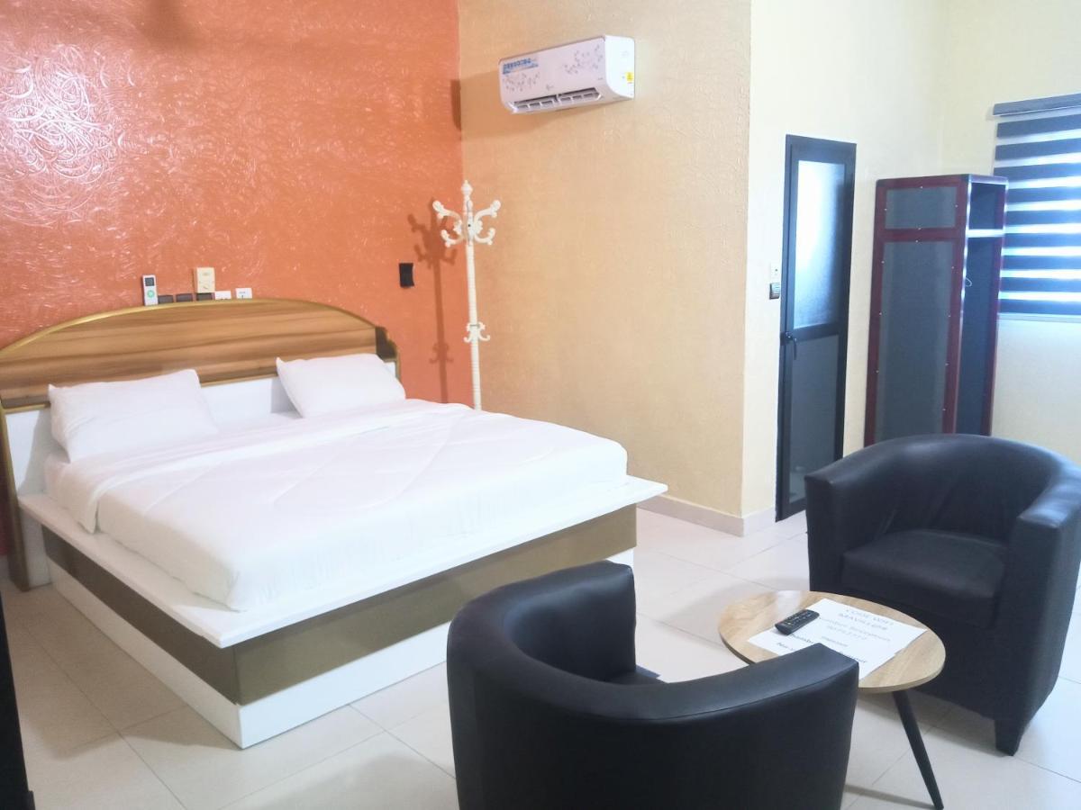 Hotel Mavilla Котону Экстерьер фото