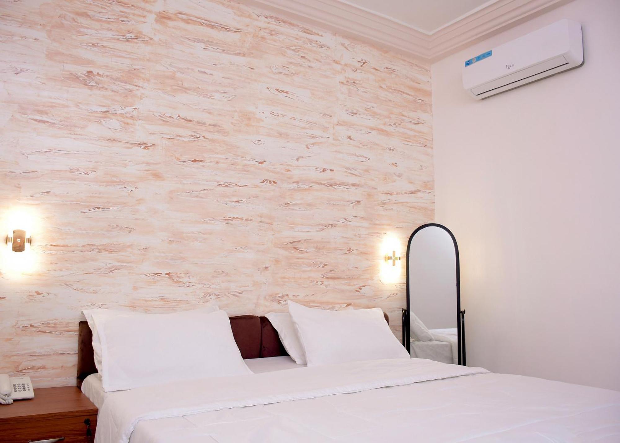 Hotel Mavilla Котону Экстерьер фото