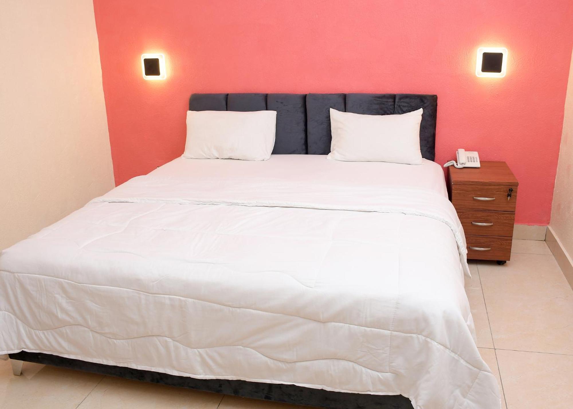 Hotel Mavilla Котону Экстерьер фото