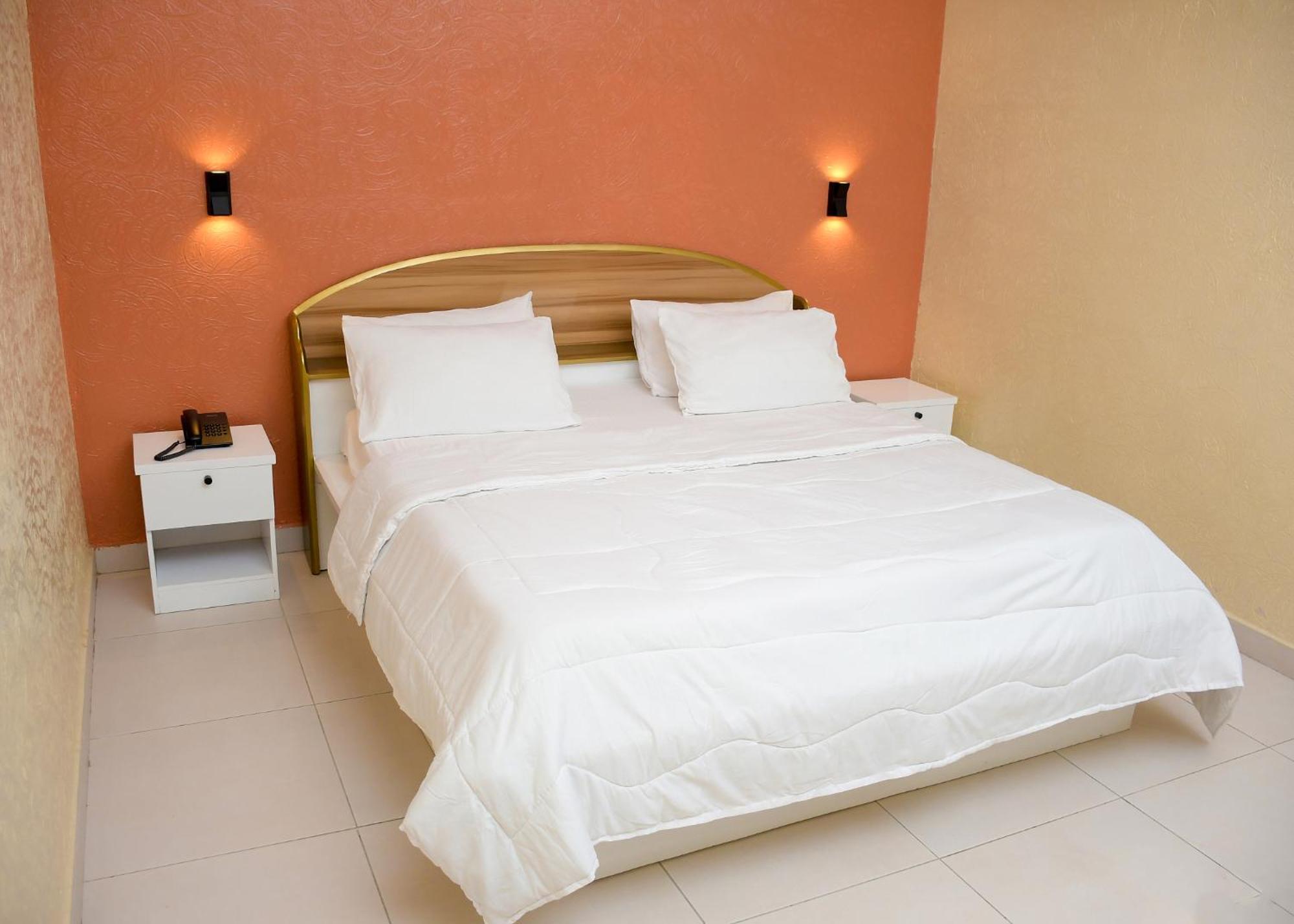 Hotel Mavilla Котону Экстерьер фото