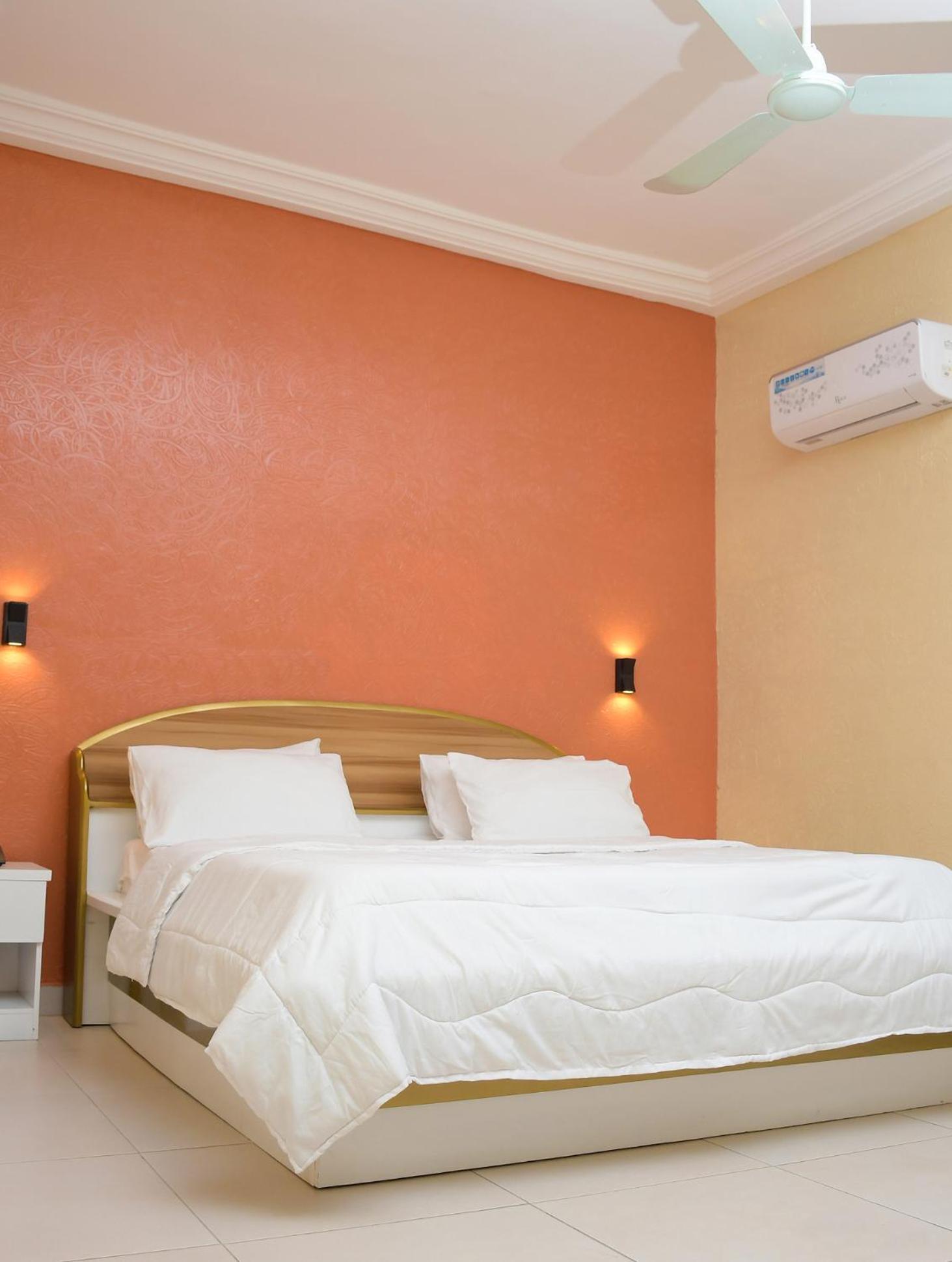 Hotel Mavilla Котону Экстерьер фото