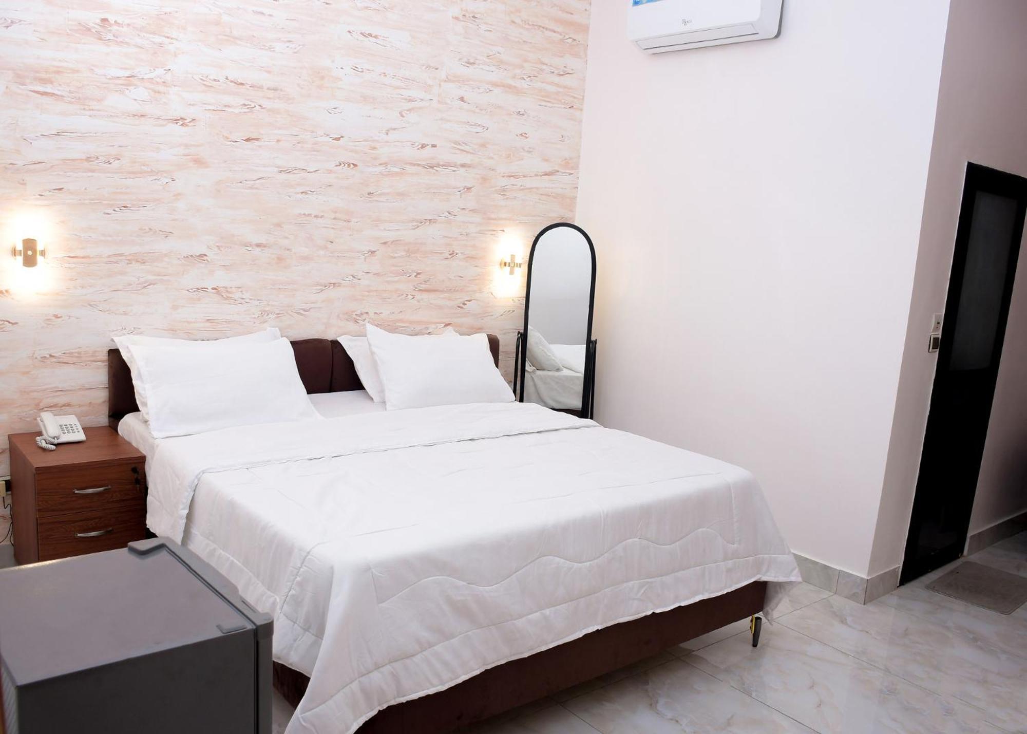 Hotel Mavilla Котону Экстерьер фото