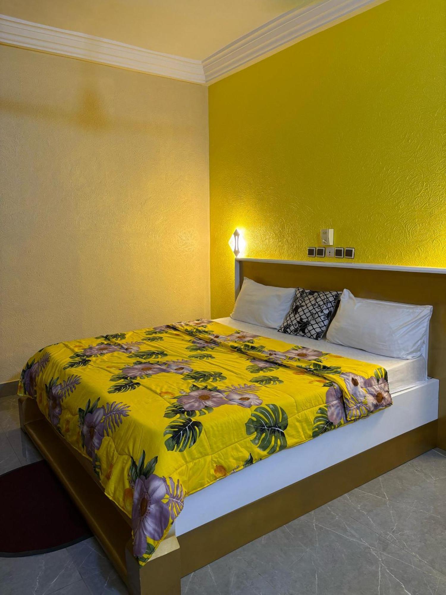 Hotel Mavilla Котону Экстерьер фото
