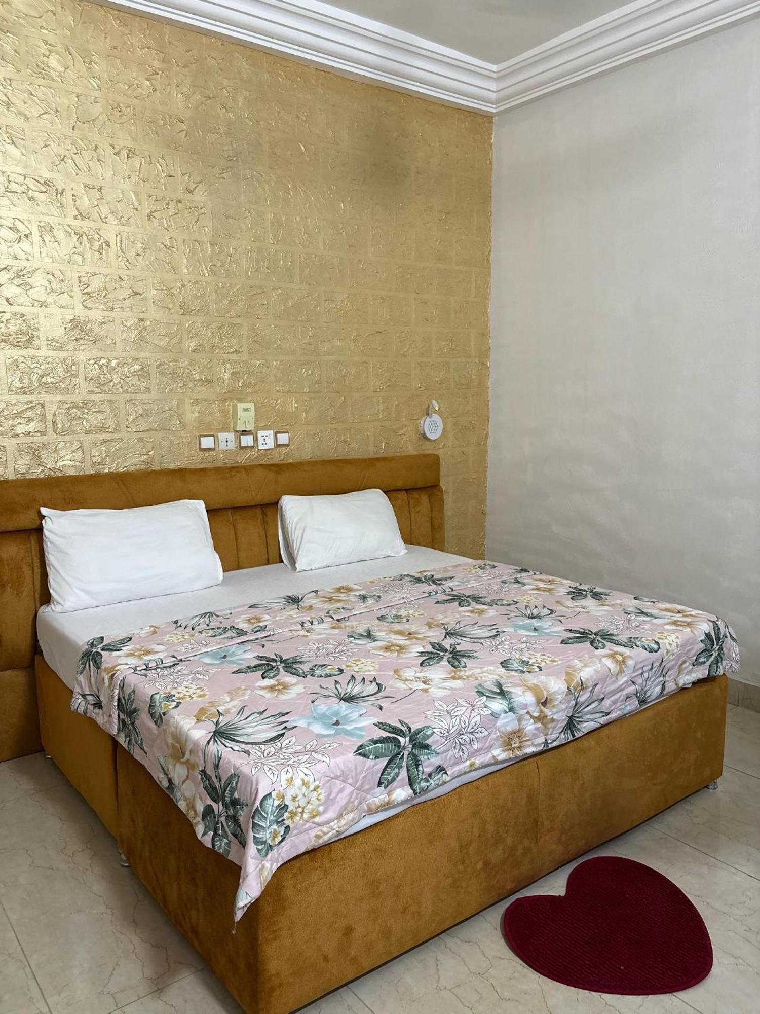 Hotel Mavilla Котону Экстерьер фото